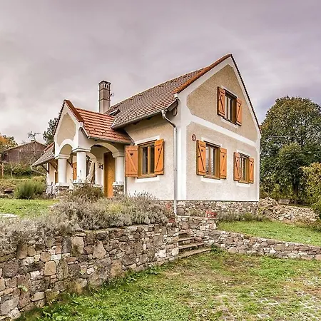 Henye House