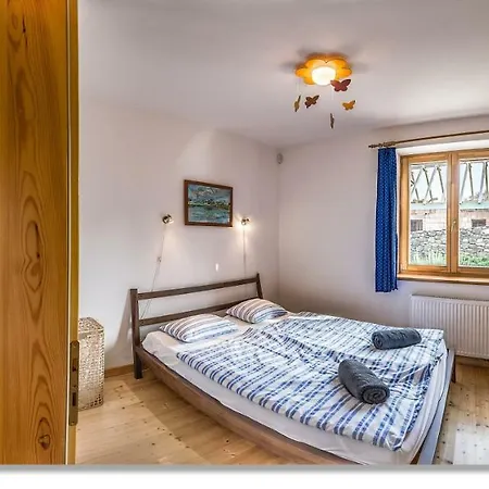 Semesterbostad Henye House Balatonhenye