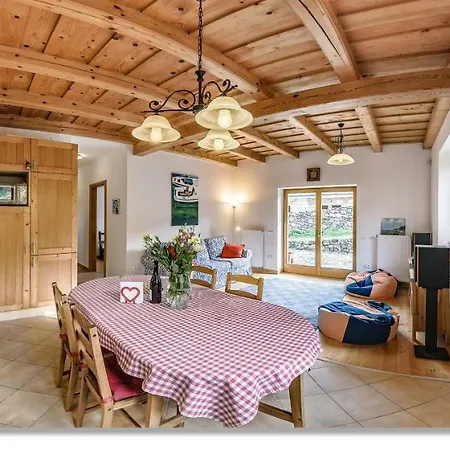 Henye House Balatonhenye
